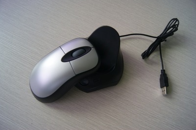 【新款2.4G無線鼠標(biāo)批發(fā),可充電不用電池鼠標(biāo),無線座充充電鼠標(biāo)】?jī)r(jià)格,廠家,圖片,鼠標(biāo),深圳市奧貝迪塑膠電子-